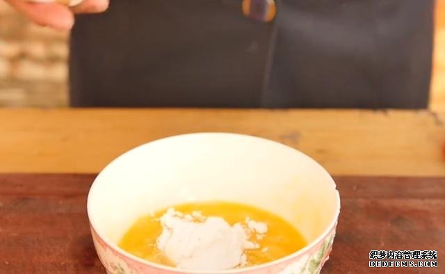 蘋果不要直接吃了，加2個雞蛋，家里來客都不怕，端上桌就被搶光