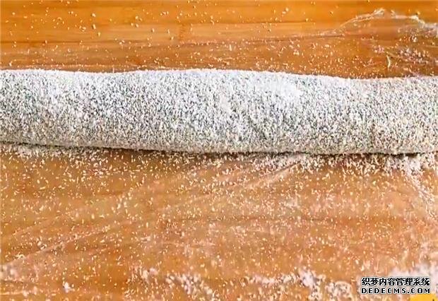 家里糯米粉別浪費了，只需簡單一做，又香又糯，吃一次就難以忘記