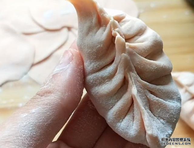 蘿卜渾身都是寶，教你秘制新吃法，不炒不燉不炸，出鍋全家流口水