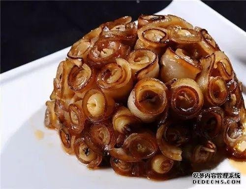 年夜飯推薦：椒麻雞，龍眼臘扣肉，紫蘇醬炒牛肝菌的做法