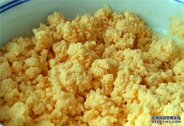 春天玉米面這樣做，不炸不蒸，只需簡單一做，家里的小孩都很愛吃