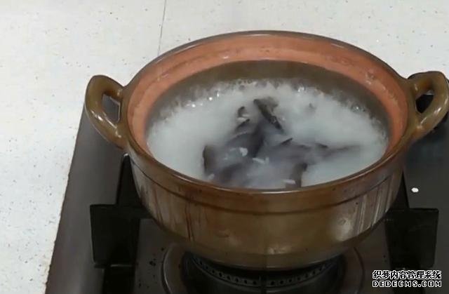 海參還能這樣吃：詳細泡發(fā)方法和做法步驟，滋補養(yǎng)顏，強身抗衰老