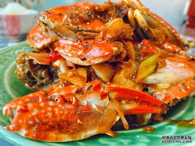 螃蟹不是只有清蒸一種做法，教你一道爆炒海蟹，口感鮮香且入味