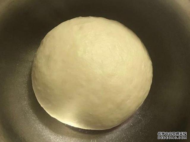 在家自制菠蘿包，外酥里軟，香甜細(xì)膩，比面包店的還好吃
