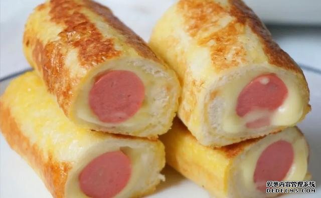 5分鐘快手早餐!咬一口就爆漿的吐司卷
