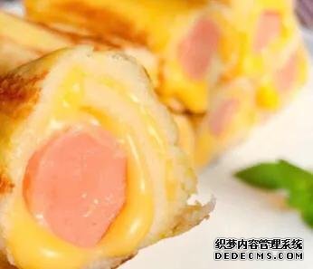 5分鐘快手早餐!咬一口就爆漿的吐司卷