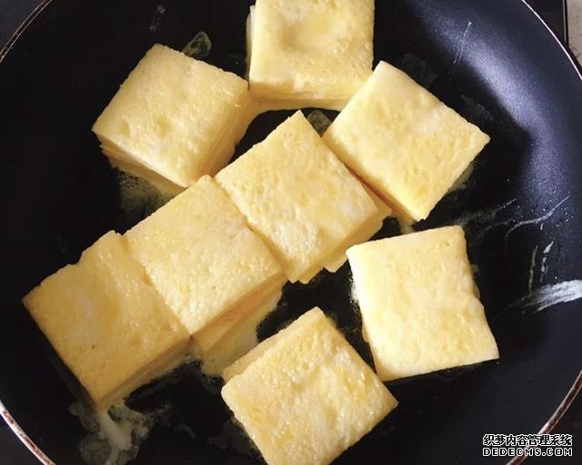 老外每天都吃面包，這種做法他們肯定不知道，2片面包幾分鐘就好