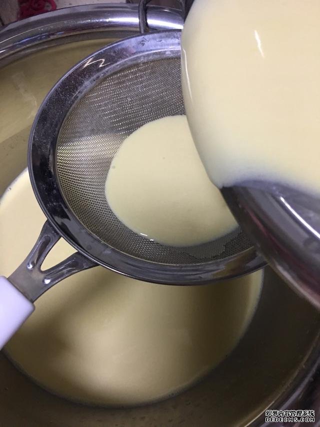 清爽的芒果千層蛋糕，吃了還想吃，再也不用買，一個平底鍋搞定。