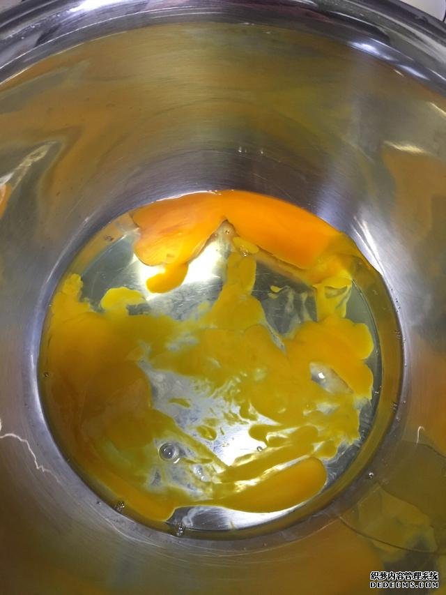 清爽的芒果千層蛋糕，吃了還想吃，再也不用買，一個平底鍋搞定。