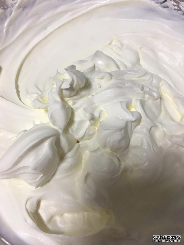 清爽的芒果千層蛋糕，吃了還想吃，再也不用買，一個平底鍋搞定。