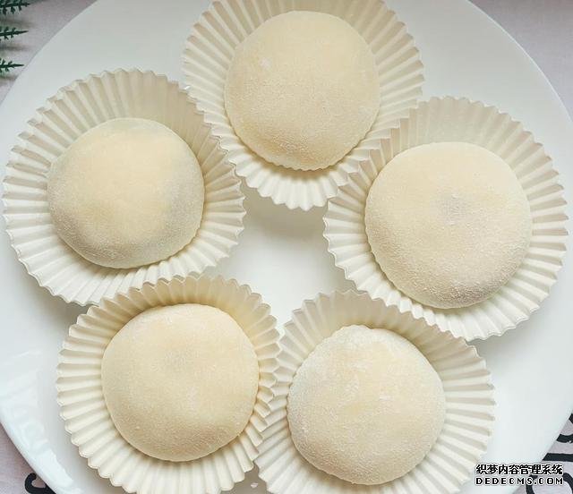 宅在家里做甜品雪媚娘，軟軟糯糯，入口即化，做法超簡單，零失敗