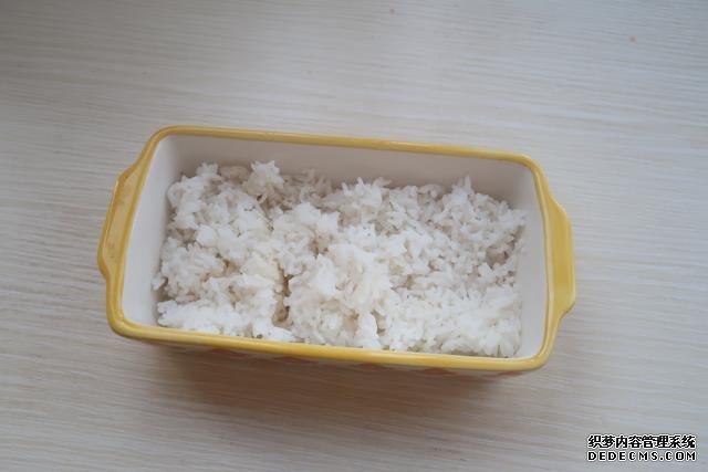 芝士控不可錯過的番茄雞肉焗飯，無敵拉絲