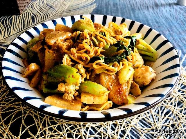 天熱沒食欲，我家就來一碗這個(gè)開胃菜，快速上桌，麻辣鮮香特過癮