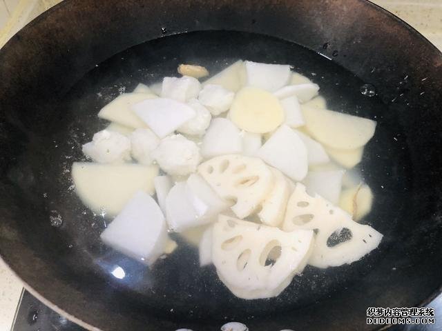 天熱沒食欲，我家就來一碗這個(gè)開胃菜，快速上桌，麻辣鮮香特過癮