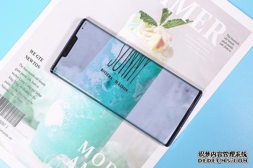 國產手機之光，這款國產旗艦敢和iPhone一爭高下，你猜是誰？