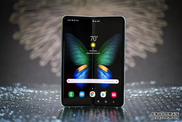 三星Galaxy Fold Lite或于明年年初上市 依舊內(nèi)折斜劉海設(shè)計