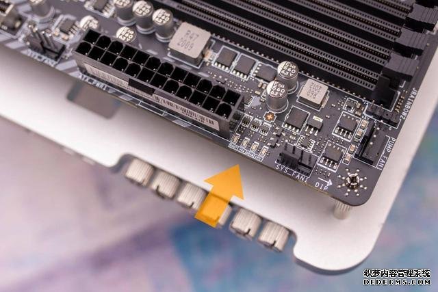 升級PCI-E 4.0，支持雙顯卡，微星B550M迫擊炮開箱
