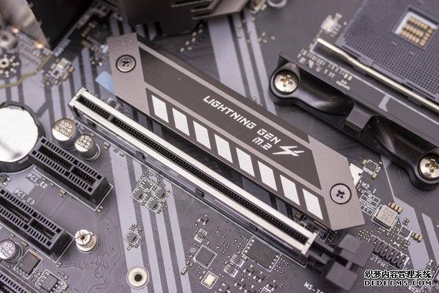 升級PCI-E 4.0，支持雙顯卡，微星B550M迫擊炮開箱
