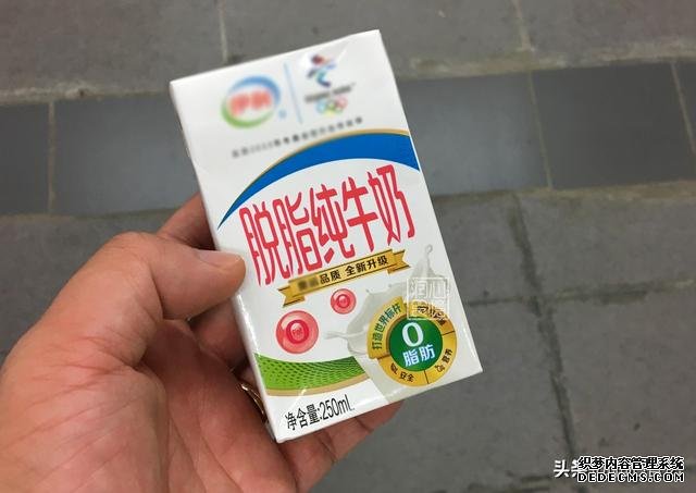 全脂、低脂、脫脂牛奶，應(yīng)該怎么選？4個知識點(diǎn)，教你正確喝牛奶
