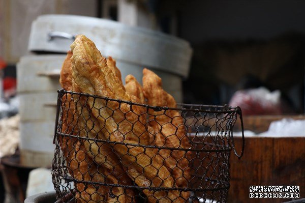 每天早餐常吃油條等“油炸食品”，對(duì)身體好嗎？會(huì)對(duì)身體帶來(lái)哪些